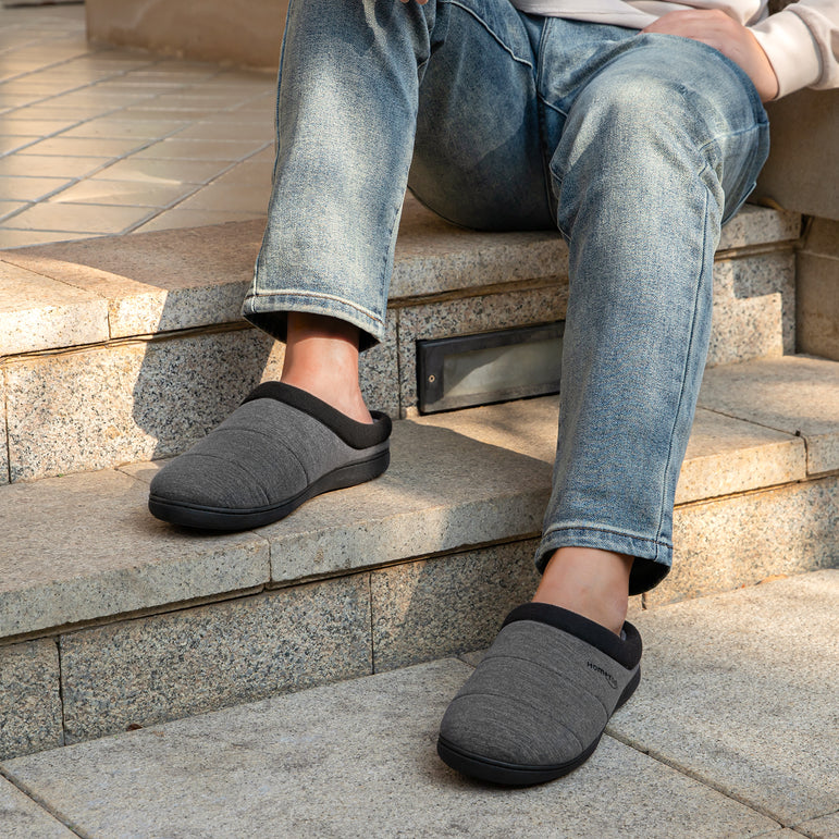 HomeTop Men's Quilted Slippers Cozy Soft Non-Slip De Velvet Memory Foam House Shoes