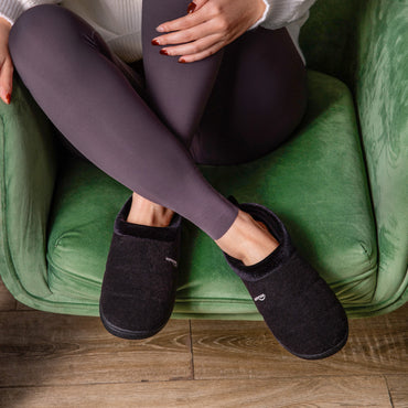 HomeTop Women's Comfy Quilted Slipper Soft Cashmere Like Slip on Memory Foam House Shoe