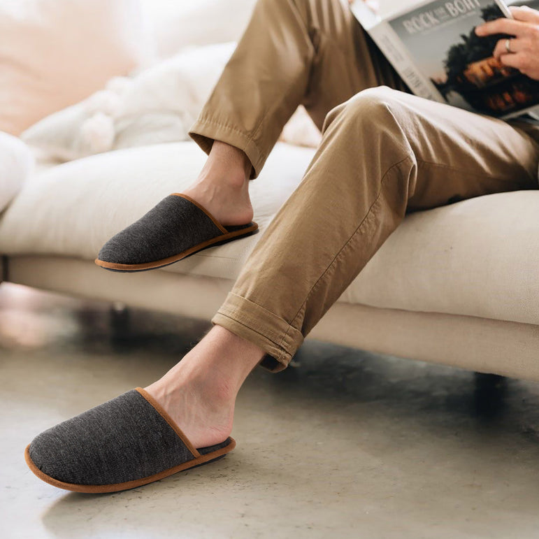 HomeTop Men's Corduroy Scuff Slippers