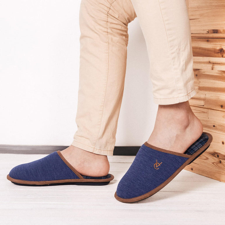 HomeTop Men's Corduroy Scuff Slippers
