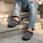 HomeTop Men's Quilted Slippers Cozy Soft Non-Slip De Velvet Memory Foam House Shoes
