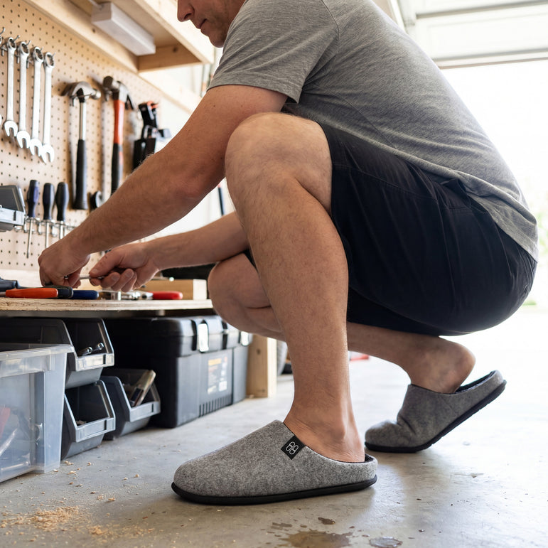 HomeTop Men's Wool-Like Slip-on Slippers with Coral Fleece Lining and Non-Slip Sole